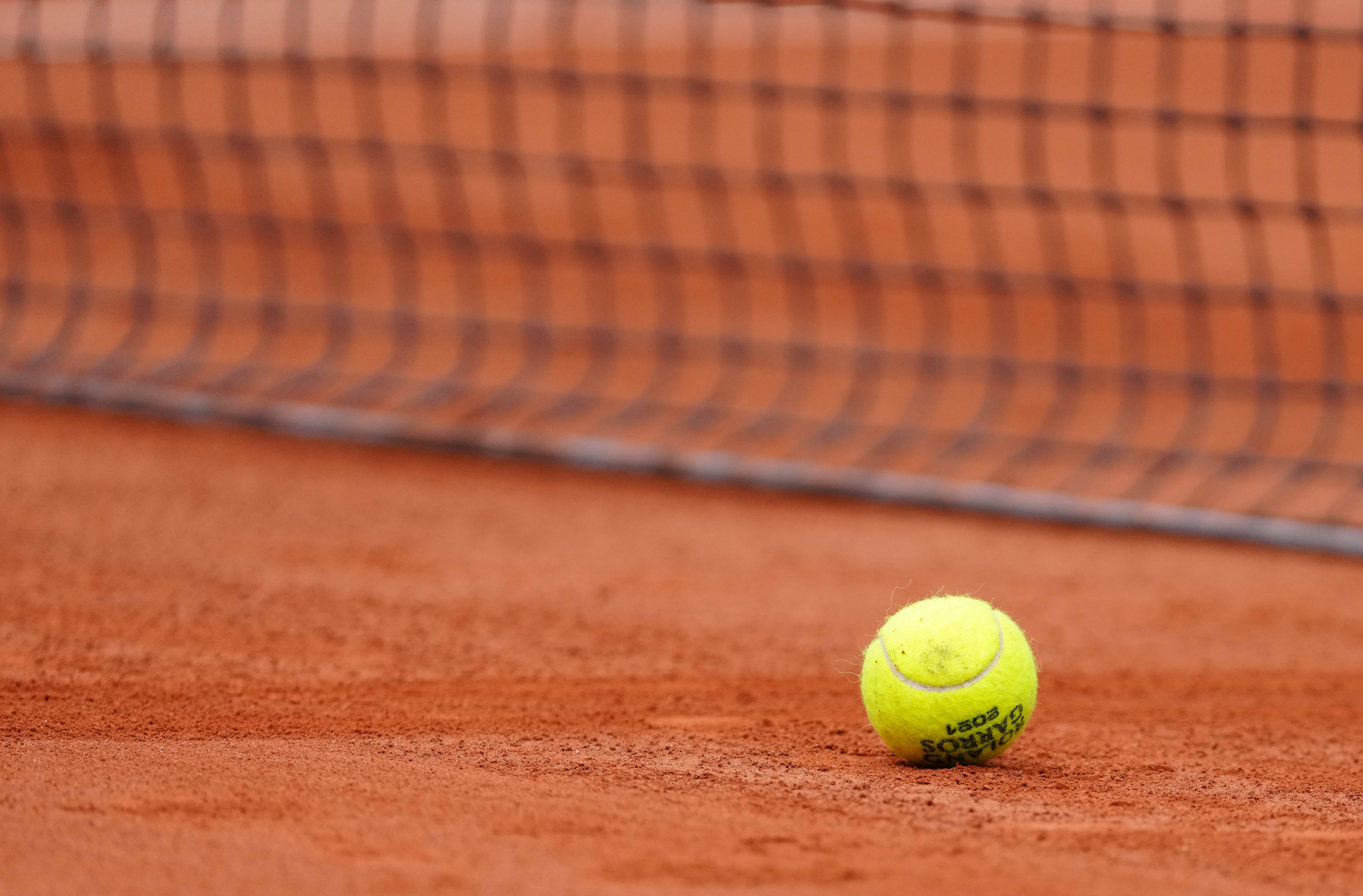 图中占据更 图中占据更